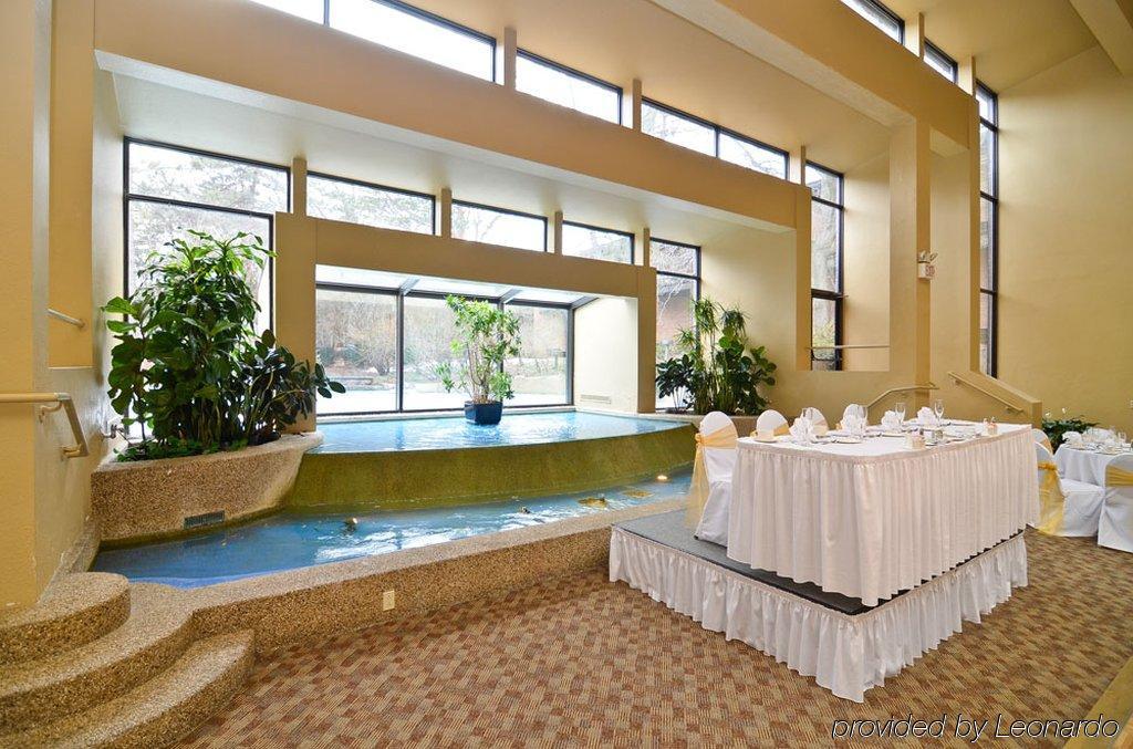 Clock Tower Resort And Conference Center - Rockford Restaurant photo