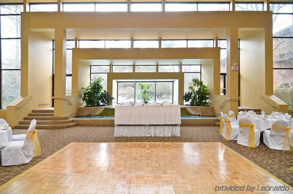 Clock Tower Resort And Conference Center - Rockford Exterior photo